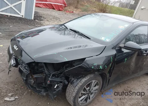 2023 Kia Forte Lxs z USA, uszkodzony, nr VIN 3KPF24AD0PE577187